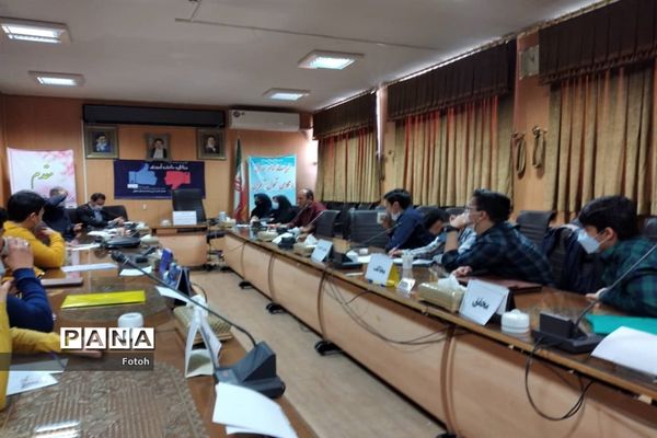 برگزاری مسابقات مناظره دانش‌آموزی در ناحیه 2 استان اصفهان