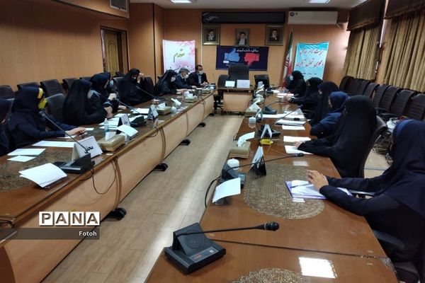 برگزاری مسابقات مناظره دانش‌آموزی در ناحیه 2 استان اصفهان