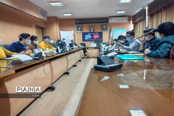 برگزاری مسابقات مناظره دانش‌آموزی در ناحیه 2 استان اصفهان