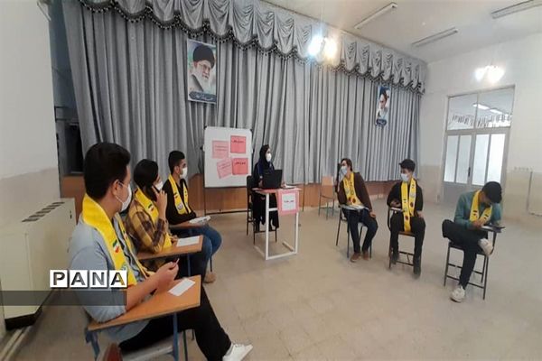 برگزاری مسابقات مناظره دانش‌آموزی شهرستان سمیرم اصفهان