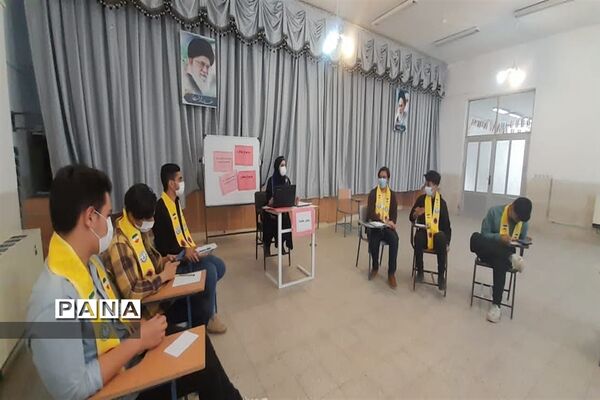 برگزاری مسابقات مناظره دانش‌آموزی شهرستان سمیرم اصفهان