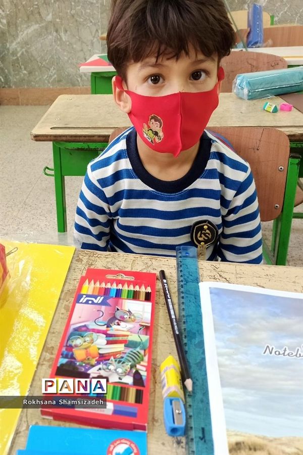 توزیع بسته‌های کمک آموزشی رایگان به روستاهای دارای ضریب محرومیت در امیدیه