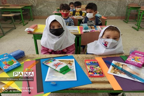 توزیع بسته‌های کمک آموزشی رایگان به روستاهای دارای ضریب محرومیت در امیدیه