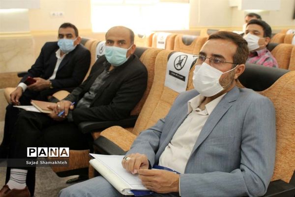 نشست معاون پارلمانی وزارت آموزش و پرورش با راهبران آموزشی استان در اهواز