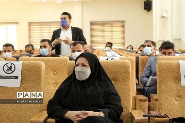 نشست معاون پارلمانی وزارت آموزش و پرورش با راهبران آموزشی استان در اهواز