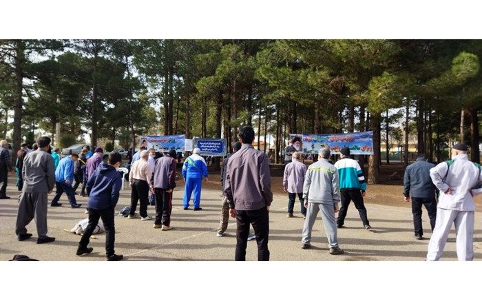 برگزاری همایش پیاده روی خانوادگی پیشکسوتان سپاه قم