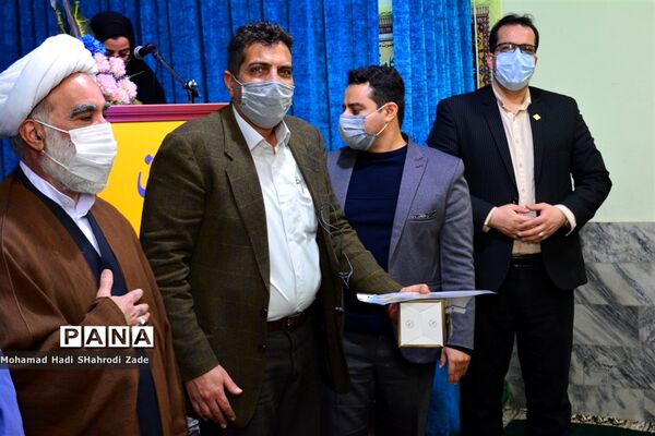 مراسم تقدیر از همکاران حوزه پرورشی مدارس و اداره ناحیه یک مشهد مقدس