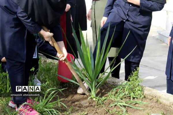 مشارکت دانش‌آموزان گلوگاهی در هفته منابع طبیعی