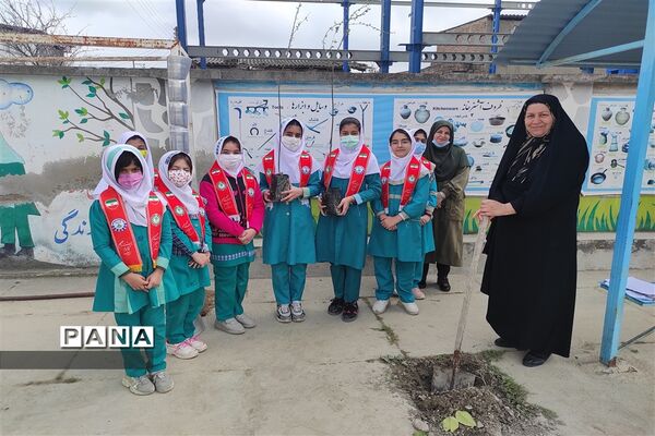 مشارکت دانش‌آموزان گلوگاهی در هفته منابع طبیعی