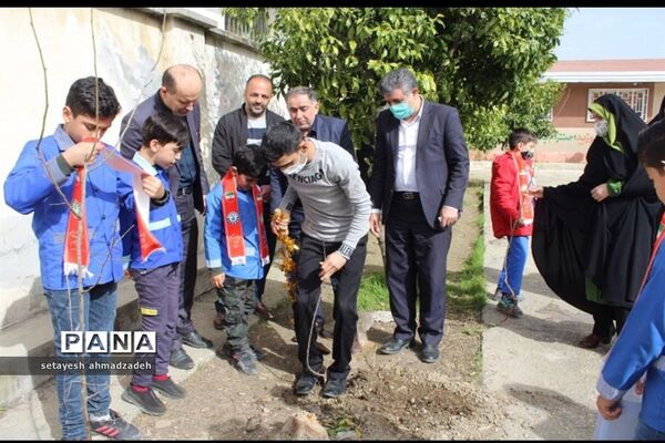 مشارکت دانش‌آموزان گلوگاهی در هفته منابع طبیعی