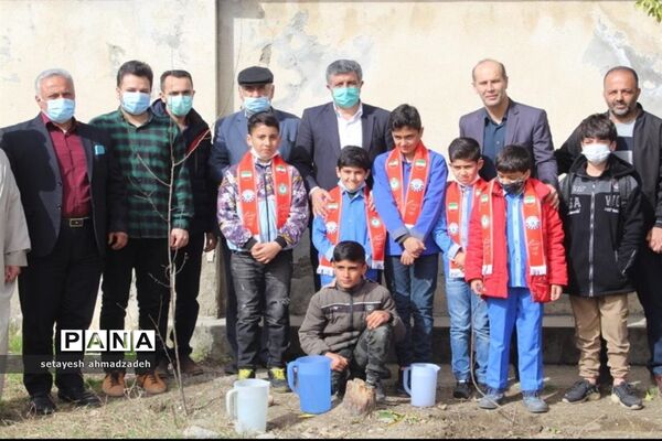مشارکت دانش‌آموزان گلوگاهی در هفته منابع طبیعی