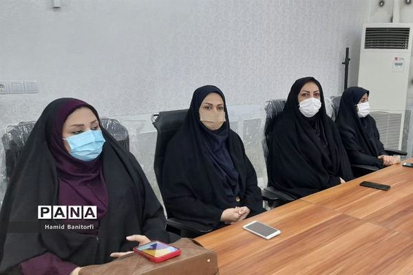 تقدیر از کارکنان اداره آموزش و پرورش حمیدیه