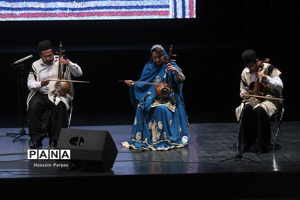 نخستین جایزه بین‌المللی حکیم نظامی