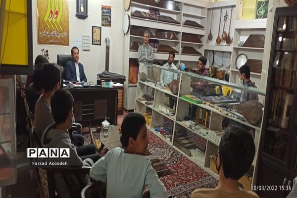 بازدید معاون پرورشی اداره آموزش و پرورش کاشمر از گروه سرود منتخب جشنواره فجر