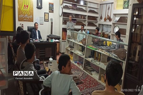 بازدید معاون پرورشی اداره آموزش و پرورش کاشمر از گروه سرود منتخب جشنواره فجر