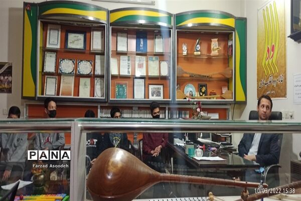 بازدید معاون پرورشی اداره آموزش و پرورش کاشمر از گروه سرود منتخب جشنواره فجر