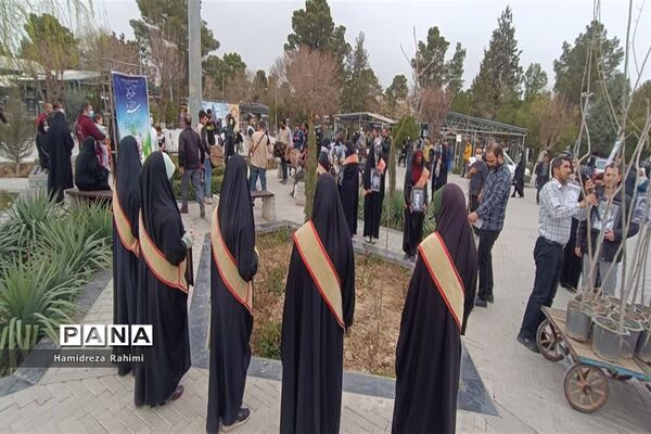 ویژه برنامه نهال شیدایی در گلزار شهدای بهشت حضرت زهرا (س)