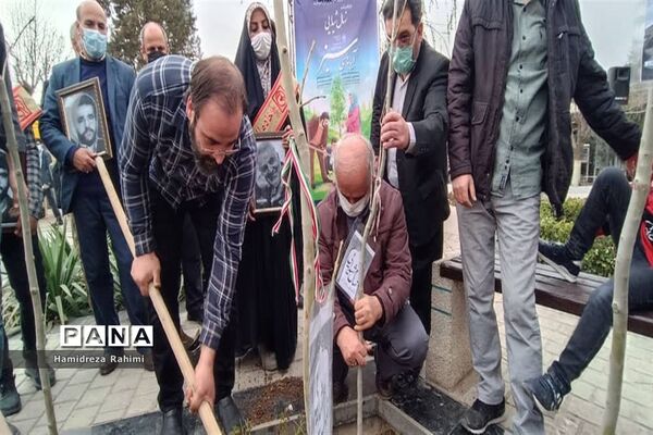 ویژه برنامه نهال شیدایی در گلزار شهدای بهشت حضرت زهرا (س)