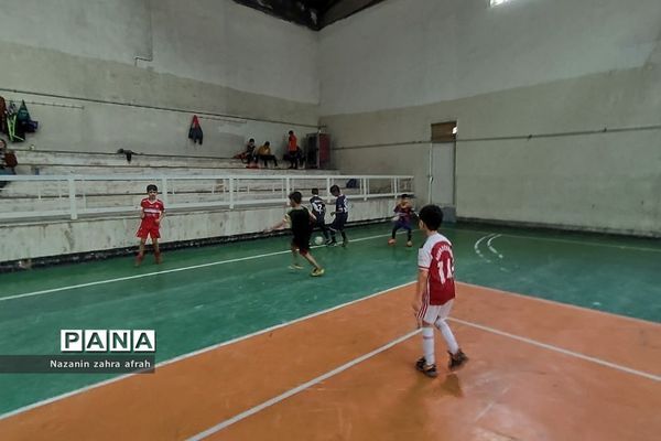 مسابقات فوتسال بین دانش‌آموزان ۶ تا ۸ سال، در  رودهن