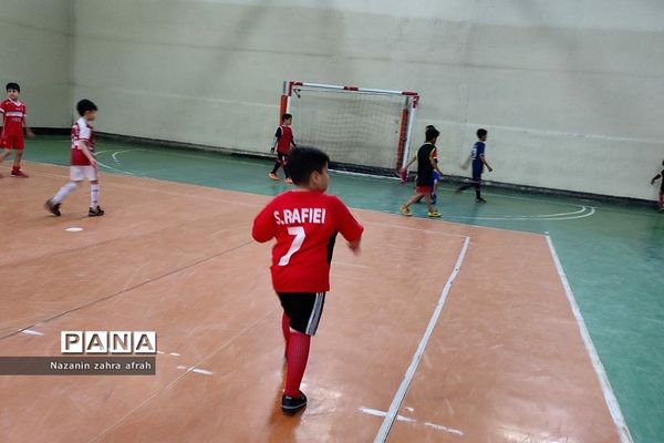 مسابقات فوتسال بین دانش‌آموزان ۶ تا ۸ سال، در  رودهن