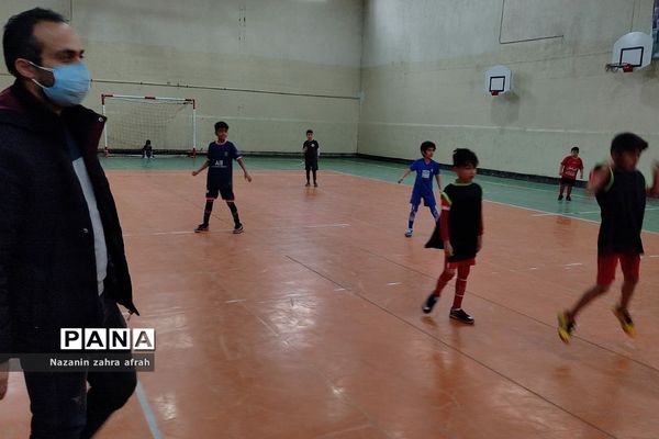 مسابقات فوتسال بین دانش‌آموزان ۶ تا ۸ سال، در  رودهن