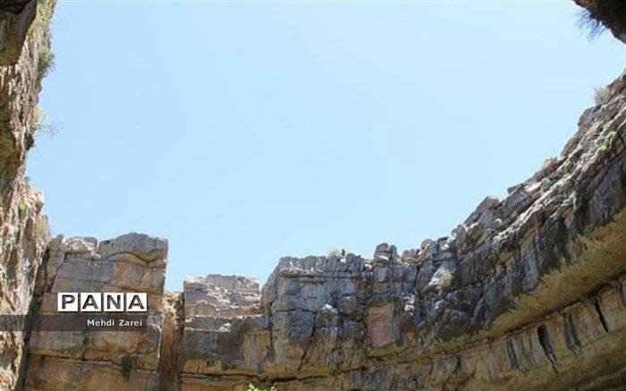 ما با پای خود به سیاه‌چال می‌رویم