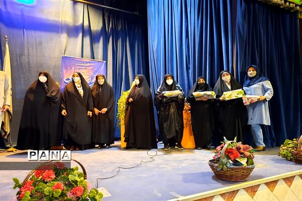تقدیر از مشاوران پرتلاش منطقه ۱۵