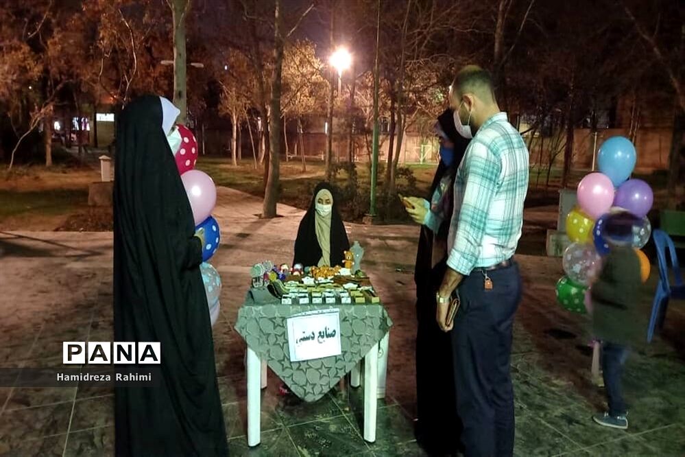 برگزاری غرفه‌های فرهنگی اجتماعی مهر ولایت در محله کیانشهر منطقه ۱۵