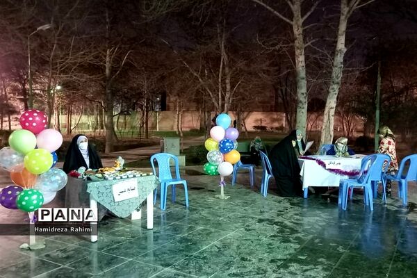 برگزاری غرفه‌های فرهنگی اجتماعی مهر ولایت در محله کیانشهر منطقه ۱۵