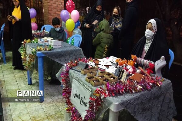 برگزاری غرفه‌های فرهنگی اجتماعی مهر ولایت در محله کیانشهر منطقه ۱۵