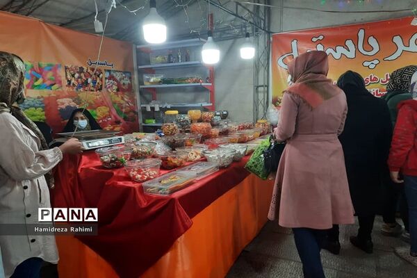 نمایشگاه صنایع دستی و سوغات اقوام در شهر ری