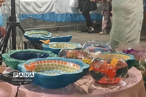 نمایشگاه صنایع دستی و سوغات اقوام در شهر ری