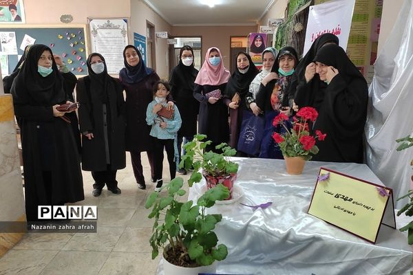 مراسم تقدیر از دانش‌آموزان و دبیران مدرسه تربیت رودهن