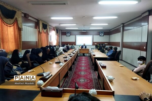 تجلیل از دانش‌آموزان برتر، خلیل آبادی