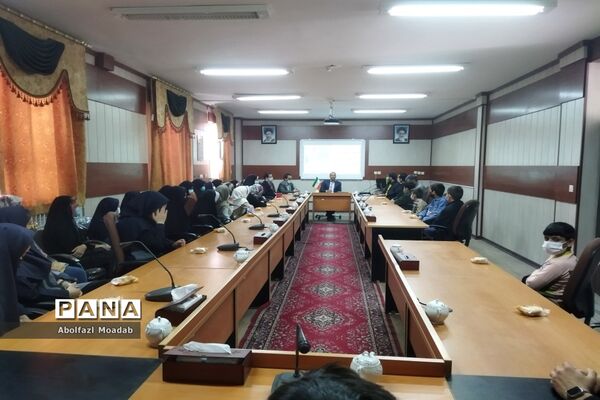 تجلیل از دانش‌آموزان برتر، خلیل آبادی