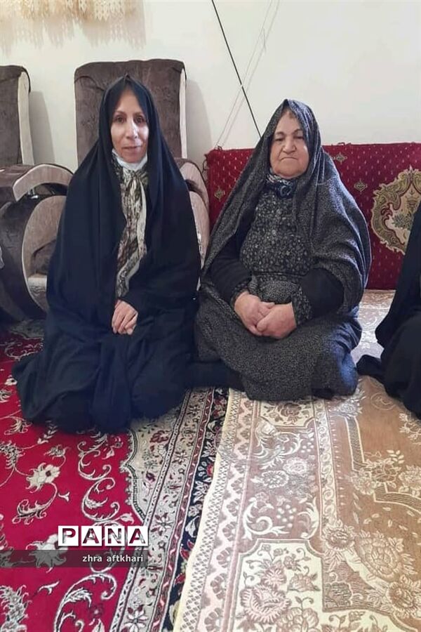 دیدار دانش‌آموزان عضو تشکل پیشتازان شهرآوج با خانواده شهیدزین العابدین رمضانی