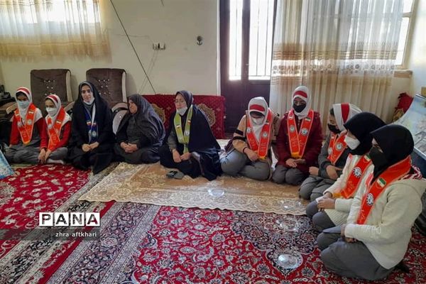 دیدار دانش‌آموزان عضو تشکل پیشتازان شهرآوج با خانواده شهیدزین العابدین رمضانی