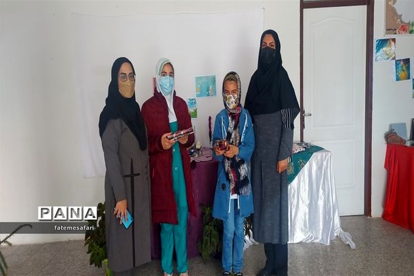 مراسم تقدیر از دانش‌آموزان برتر دبستان نجمه فیروزکوه