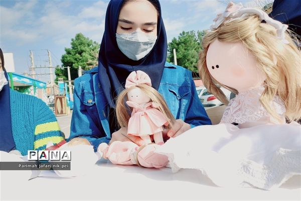 برگزاری بازارچه کسب و کار دانش‌آموزی در دبیرستان شهید زهره‌وند شهرستان قرچک