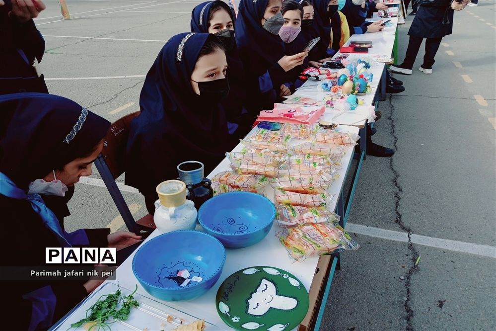 برگزاری بازارچه کسب و کار دانش‌آموزی در دبیرستان شهید زهره‌وند شهرستان قرچک