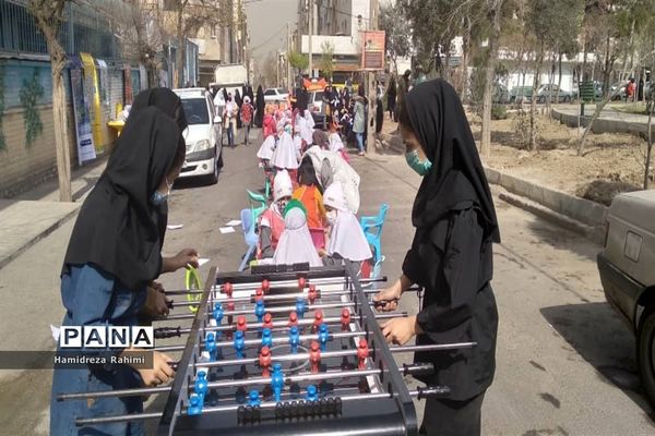 طرح کوچه تکانی با همکاری شهرداری ناحیه ۴ منطقه ۱۵ در مدرسه امام رضا(ع)1 برگزارشد