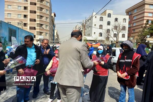طرح کوچه تکانی با همکاری شهرداری ناحیه ۴ منطقه ۱۵ در مدرسه امام رضا(ع)1 برگزارشد