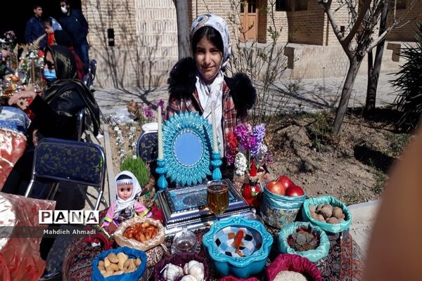 مسابقه هفت‌سین نوروزی در کاروانسرای حاج کمال شهرستان رباط‌کریم