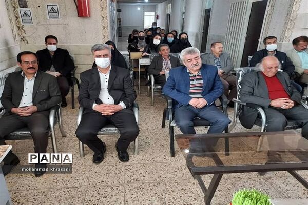 کاشت نهال برای تقدیر از هنرمندان تاکستان