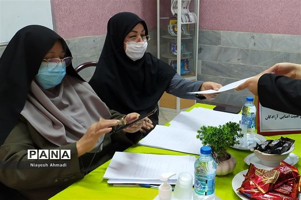 برگزاری مرحله ناحیه‌ای مناظره دانش‌آموزی دختران منتخبین ناحیه سه مشهد مقدس در دبیرستان آزادگان