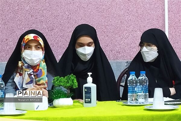 برگزاری مرحله ناحیه‌ای مناظره دانش‌آموزی دختران منتخبین ناحیه سه مشهد مقدس در دبیرستان آزادگان