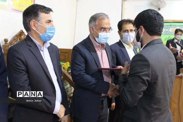 مراسم تکریم و معارفه روسای جدید و قدیم سازمان دانش‌آموزی فارس