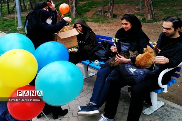 پویش «حال خوب» توسط دانش آموزان منطقه ۱۳ در بوستان قیطریه