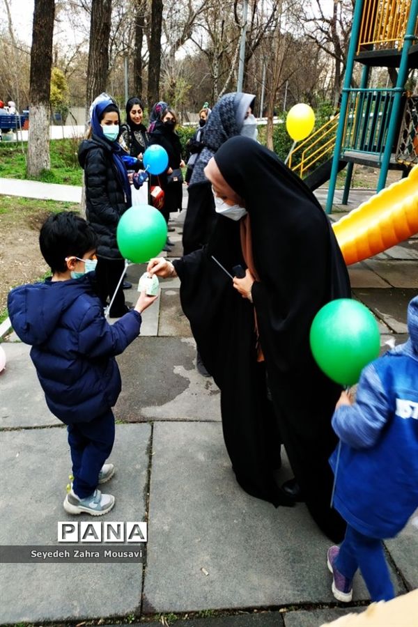 پویش «حال خوب» توسط دانش آموزان منطقه ۱۳ در بوستان قیطریه