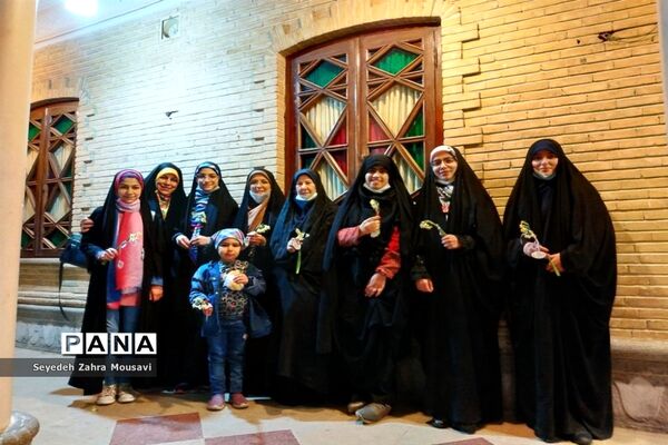 پویش «حال خوب» توسط دانش آموزان منطقه ۱۳ در بوستان قیطریه